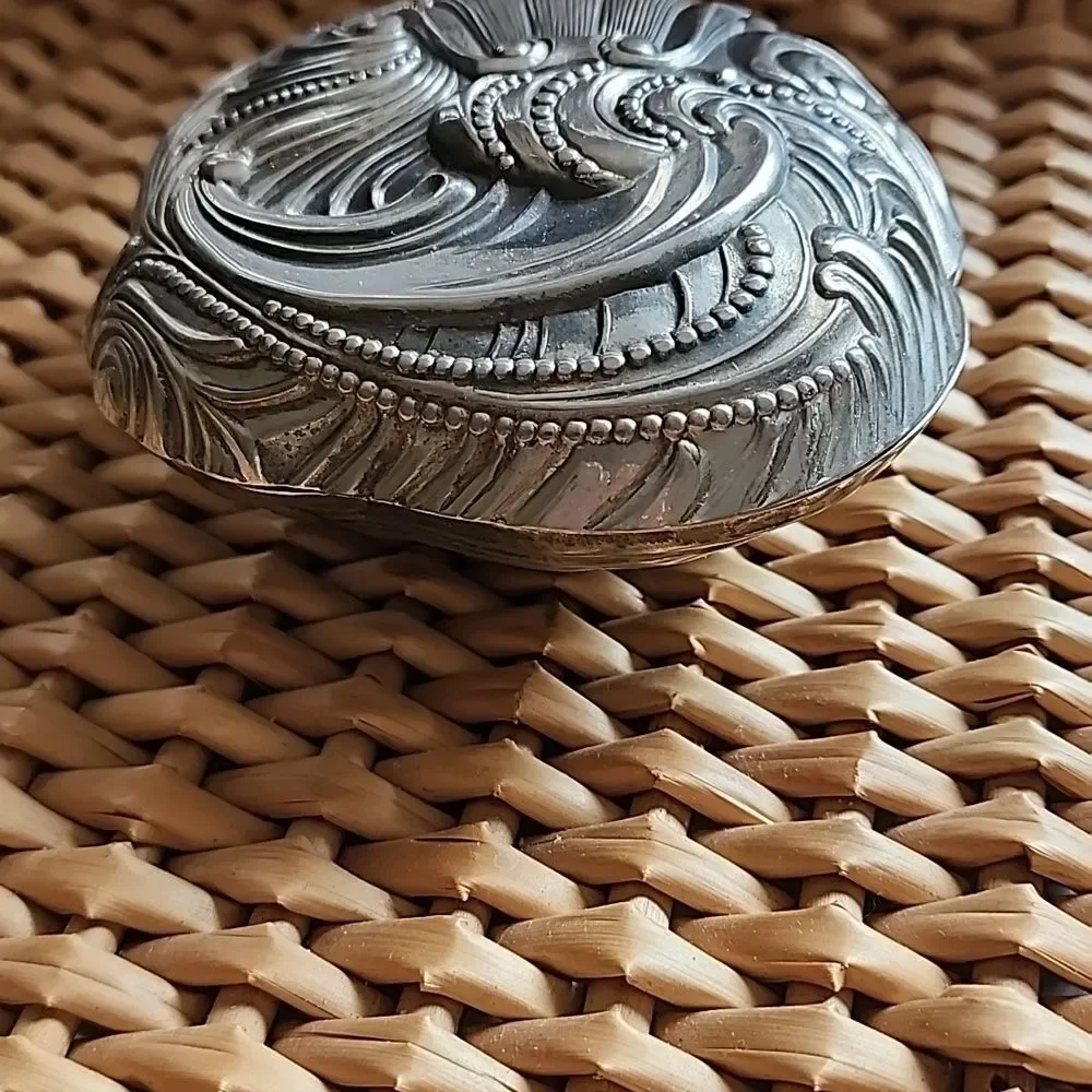 Made in Italy Wallace Silversmiths Silverplated Decorative Clam Shell Trinket